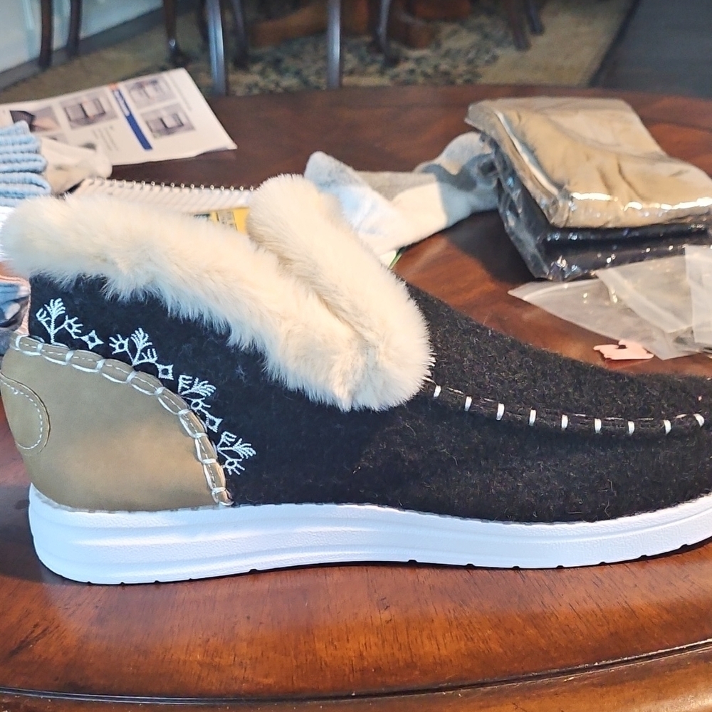 Cozy Black and Tan Fur-Lined Slip-On Shoes. Never Worn. Non-Smoking Home.